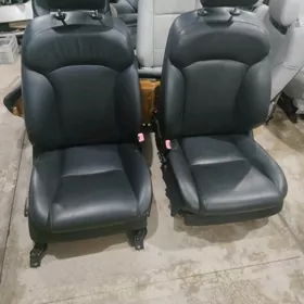 Lexus is 2008 sidenya