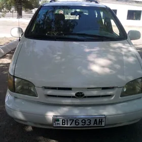 Toyota Sienna 2000