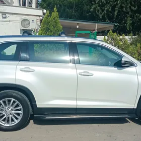 Toyota Highlander 2019