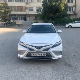 Toyota Camry 2021
