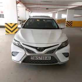 Toyota Camry 2019