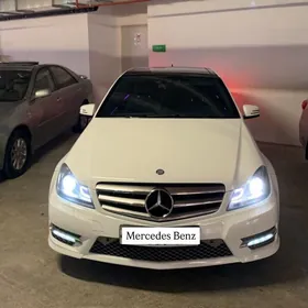Mercedes-Benz C350 2014