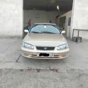 Toyota Camry 1999