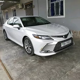 Toyota Camry 2021