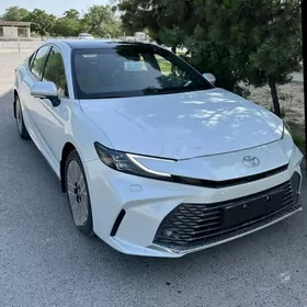 Toyota Camry 2025