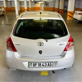 Toyota Yaris 2011
