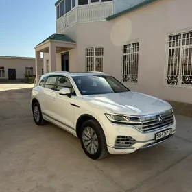 Volkswagen Touareg 2021
