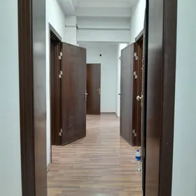 ЗДАНИЕ ХИТРОВКА - 3000 М2