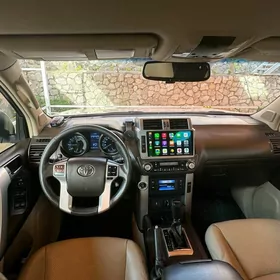 Toyota Land Cruiser Prado 2010