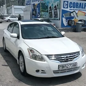 Nissan Altima 2012