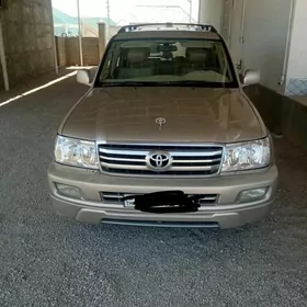 Toyota Land Cruiser 2000