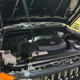 Toyota FJ Cruiser 2010