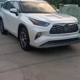 Toyota Highlander 2022