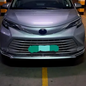 Toyota Sienna 2021
