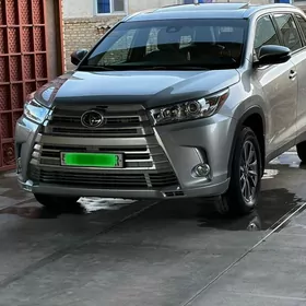 Toyota Highlander 2019