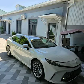 Toyota Camry 2025