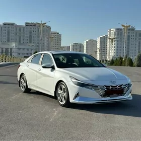 Hyundai Elantra 2022