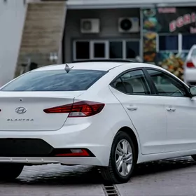 Hyundai Elantra 2020
