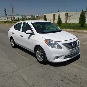 Nissan Versa 2012