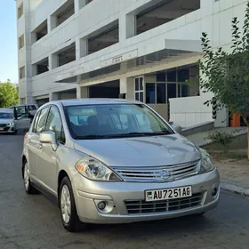 Nissan Versa 2011