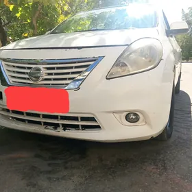 Nissan Versa 2011
