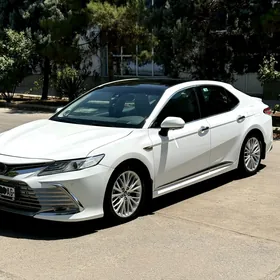 Toyota Camry 2018
