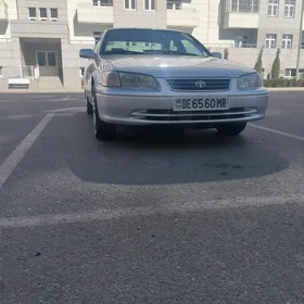 Toyota Camry 2001