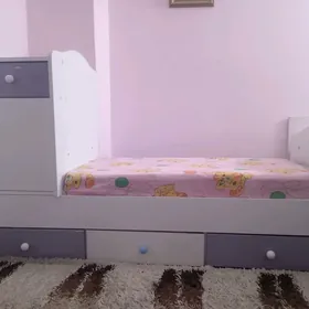 Кровать