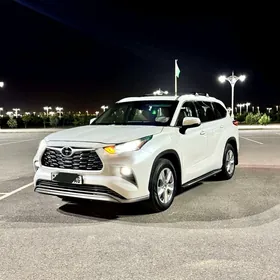 Toyota Highlander 2021