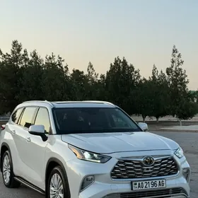 Toyota Highlander 2021