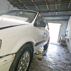 Mitsubishi Chariot 1998