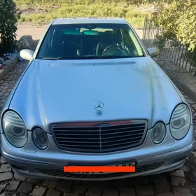 Mercedes-Benz E320 2005