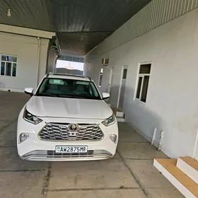 Toyota Highlander 2024