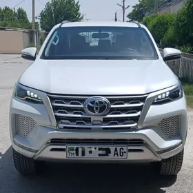 Toyota Fortuner 2024