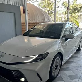 Toyota Camry 2025