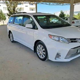 Toyota Sienna 2018