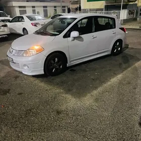 Nissan Maxima 2011
