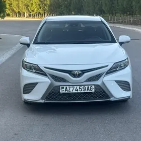 Toyota Camry 2019