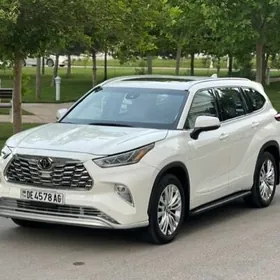Toyota Highlander 2021