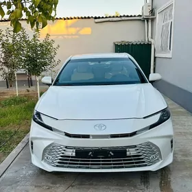 Toyota Camry 2025