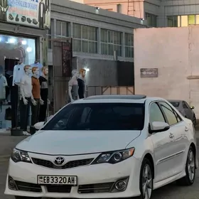 Toyota Camry 2014