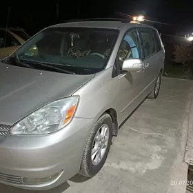 Toyota Sienna 2005