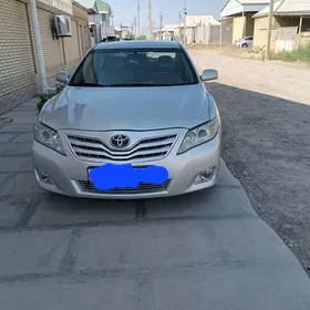 Toyota Camry 2010