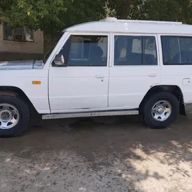 Mitsubishi Pajero 1988