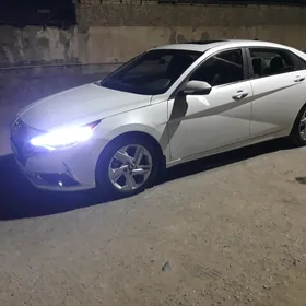 Hyundai Elantra 2022