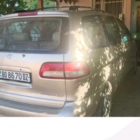 Toyota Sienna 2000