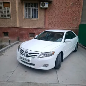 Toyota Camry 2011