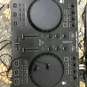 BEHRINGER CMD Studio 4a