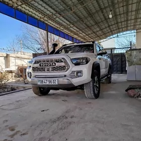 Toyota Tacoma 2018