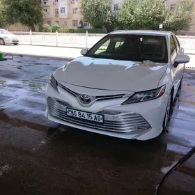 Toyota Camry 2017